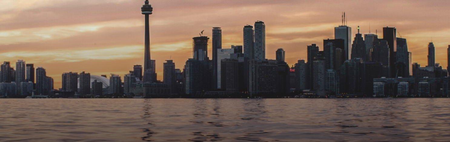 🚤 Boating on Lake Ontario: Urban Skylines, Quiet Coves, and Endless Horizons