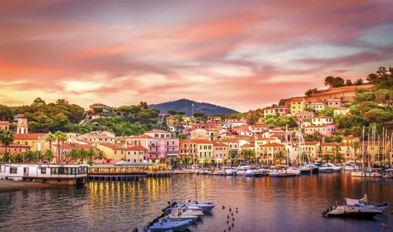 🚤 Set Sail for History and Beauty: Discovering Elba Island by Boat