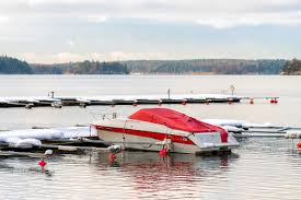 ⚓ In-Water vs. Dry Dock Winter Storage: Pros & Cons for Boat Owners